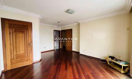 Apartamento 3 dormitórios com suíte, Sacada e Garagem coberta no centro da cidad