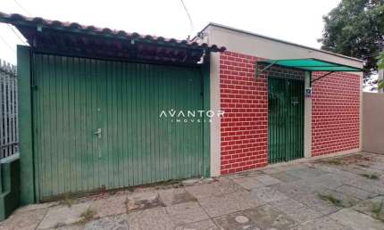 Casa De 3 Dormitórios, Sala De Estar, Banheiro Social, Cozinha, Área de Serviço,