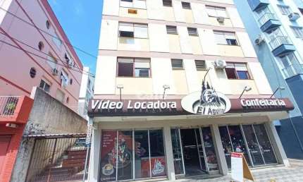 Apartamento No Centro De 1 Dormitório, Sala Ampla, Banheiro Social, Cozinha e Ár