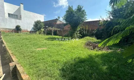 Terreno à venda na Rua Lavras do Sul, 145, Juscelino Kubitschek, Santa Maria