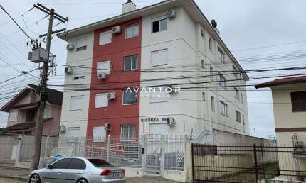 Apartamento Em Camobi De 1 Dormitório, Sala De Estar, Banheiro Social, Cozinha A