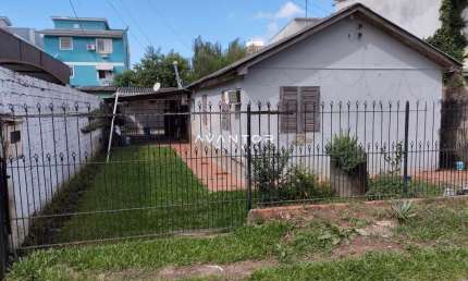 Casa Em Camobi De 4 Dormitórios, Sala de Estar, 2 Banheiros, Cozinha, Área de Se