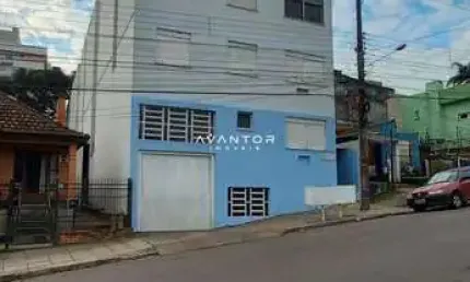 Apartamento três dormitórios no bairro Menino Jesus