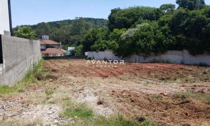 Terreno de 1071,00 m² à venda em condomínio de alto padrão