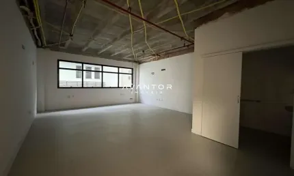 Comercial Prime, salas comerciais em frente ao Hospital de Caridade.