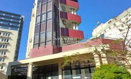Sala Comercial Mobiliada No Centro, Composta Por 3 Salas e Banheiro.