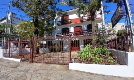 Casa Triplex De 4 Dormitórios, Sala De Estar, Sala De Jantar, 4 Banheiros, Close