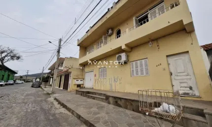 Apartamento Amplo no Bairro Uglione com 3 Dormitórios, Vaga e Sacada