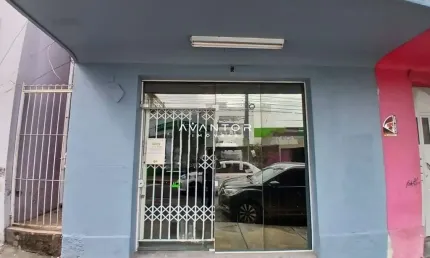 Loja/Sala Comercial Ampla Central Composta Por 6 Salas e 3 Banheiros.