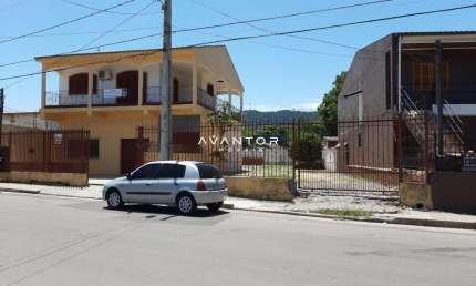 Casa 3 dormitórios, 1 banheiro, vaga, bairro Carolina