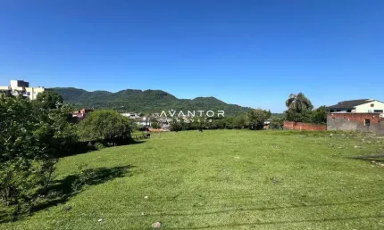 Terreno à venda com 3.600m², localizado em área central privilegiada