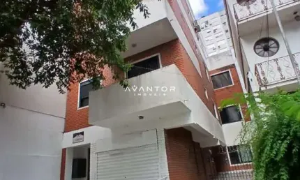 Sala Comercial No Centro De 76 m² Com Subsolo, Banheiro e Garagem.
