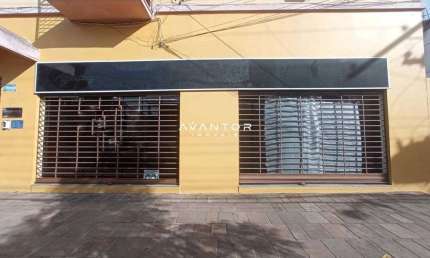Sala Comercial Central Para Locação De 60 m² Com Banheiro, Terraço e Estacioname