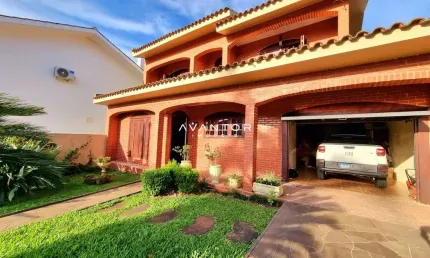 Excelente casa de 3 dormitórios localizada no Bairro Duque de Caxias