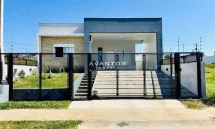 Casa, 3 Dormitórios, 1 Suíte, 3 Banheiros, 2 Vagas, Pinheiro Machado
