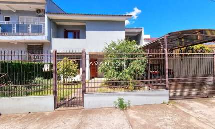 Ampla casa 3 dormitórios à venda no Bairro Juscelino Kubitschek