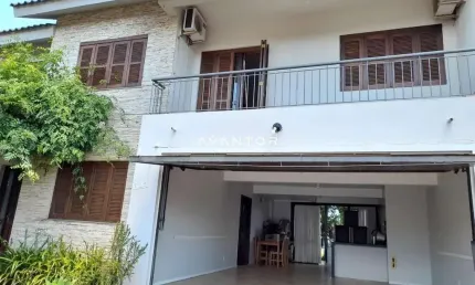 Casa de 4 dormitórios em Camobi - Ampla, aconchegante, bem equipada e segura