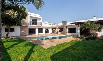 Linda Casa Duplex Em Camobi De 4 Dormitórios, Suíte, 4 Banheiros, Lareira, Churr