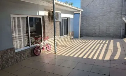 Casa com 3 quartos à venda na Rua dos Cravos, 54, Patronato, Santa Maria