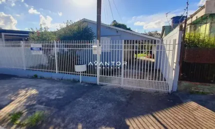 Casa residencial de 2 dormitórios, no bairro pinheiro machado