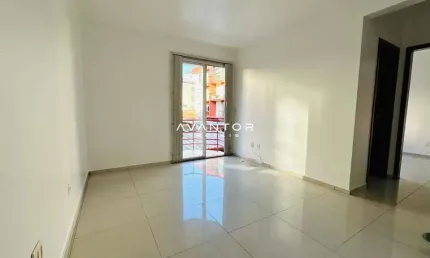 Excelente apartamento de 2 dormitórios com garagem para sair do aluguel. confira