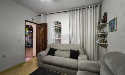 Sobrado Residencial à Venda – 4 Dormitórios, 2 Vagas de Garagem e Espaço Gourmet