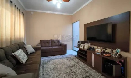 Sobrado Residencial à Venda – 2 Dormitórios | Salão nos Fundos | 2 Vagas | Excelente Oportunidade!
