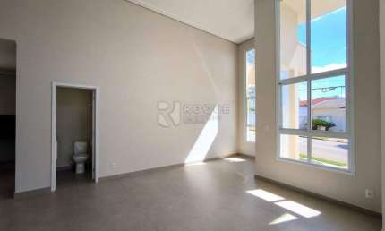 Linda casa a venda no Condomínio Parque Residencial Roland I