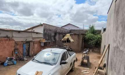 Terreno à venda no bairro Jardim Residencial Regina Bastelli