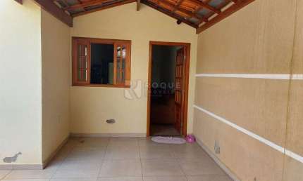 Ótima casa residencial com 3 dormitórios, sendo 1 suíte no bairro Lagoa Nova disponível para venda em Limeira/SP. Aceita financiamento.