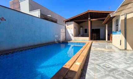 Casa Residencial à venda, no Res Fênix em Limeira-SP.