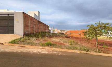 Terreno à venda no bairro Residencial Colinas do Engenho I