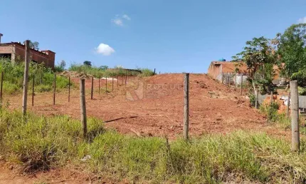 Terreno em condomínio de chácara disponível para venda no jardim Lagoa Nova em Limeira. Aceita/estuda permutas.