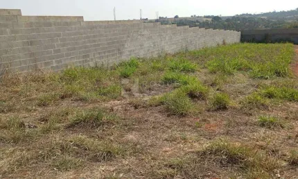 Terreno em condomínio à venda no bairro Pires de Baixo