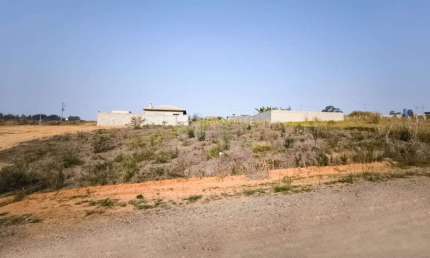 Terreno em condomínio à venda no bairro Jardim Lagoa Nova