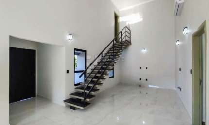 Casa Residencial em condomínio à venda, Res. Roland III