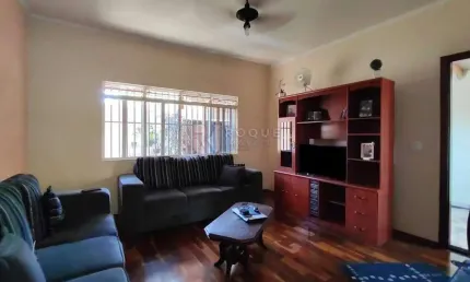 Excelente para Investimento ! Conjunto de Casas Residenciais à venda na Vila Queiroz, com área total de 510 m2.