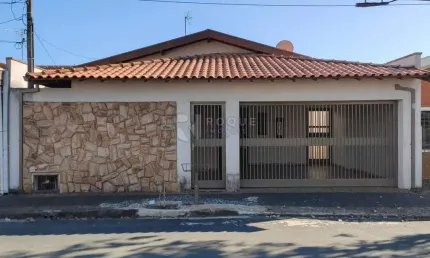 Casa Residencial para aluguel no bairro Parque Real