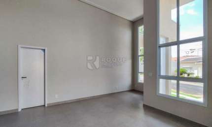 Casa em condomínio à venda no bairro Parque Residencial Roland I