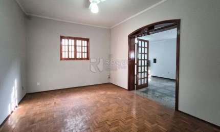 Casa com 3 quartos à venda na Vila Piza, Limeira 