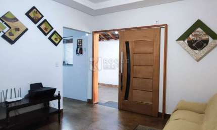 Casa Residencial à Venda – 3 Dormitórios | Edícula | 3 Vagas