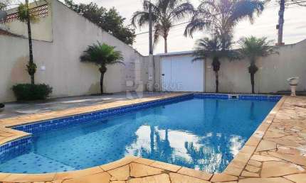 Casa à venda com 2 quartos e 1 suíte Parque Residencial Stahlberg