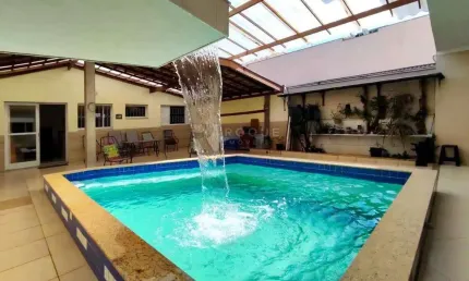 Lindo Sobrado com 4 dormitórios, sendo 2 suites, piscina e edicula no Aguas da Serra/Santa Adélia