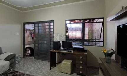 Casa Residencial à Venda – 2 Suítes | 2 Vagas | Estuda Permuta