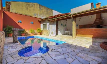 Ótima Casa Térrea à Venda – 3 Quartos (1 Suíte) | Piscina | Área Gourmet | Bairro Valorizado em Limeira/SP