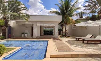 Casa à Venda no Condomínio Colinas de São João – Alto Padrão com 315,23 m² de Conforto e Lazer