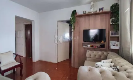 Casa Residencial à Venda – 4 Dormitórios | 2 Banheiros | Edícula | 2 Vagas