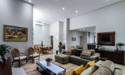 Casa em Condomínio Fechado à Venda – Conforto e Sofisticação!