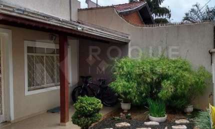 Casa Ampla e Bem Conservada – Acabamento de Qualidade e Ótima Estrutura!