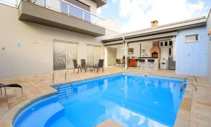 Casa em Condomínio Fechado – 2 Suítes | Piscina | Churrasqueira | Aceita Financiamento